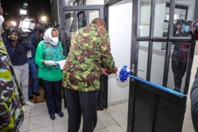 Kenyans accuse president of breaking curfew rules