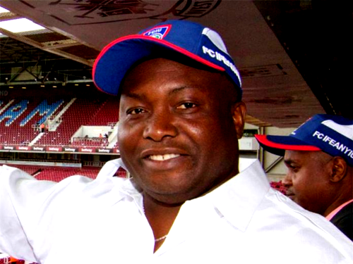Just in: Gunmen attack Ifeanyi Uba's convoy, kill 3 in Anambra