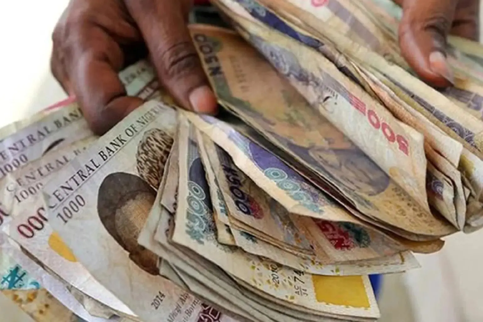 Banks Resume Paying Nigerians Old N500, N1000 Notes