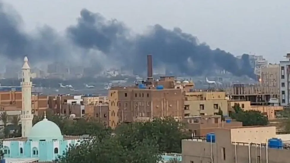 Sudan conflict: No water, no light as fighting rages on
