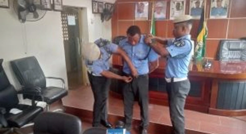 Police dismiss Sergeant over â‚¦"Ž98,000 extortion