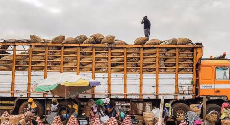 Customs intercepts 15 trucks of food items in Sokoto amid hardship