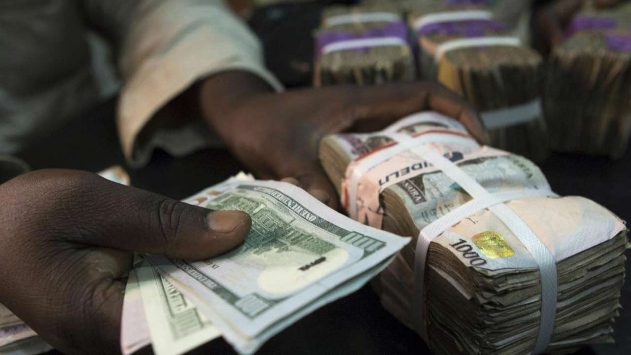 Naira vs USD: CBN to ban street trading, mulls fresh guidelines for BDCs
