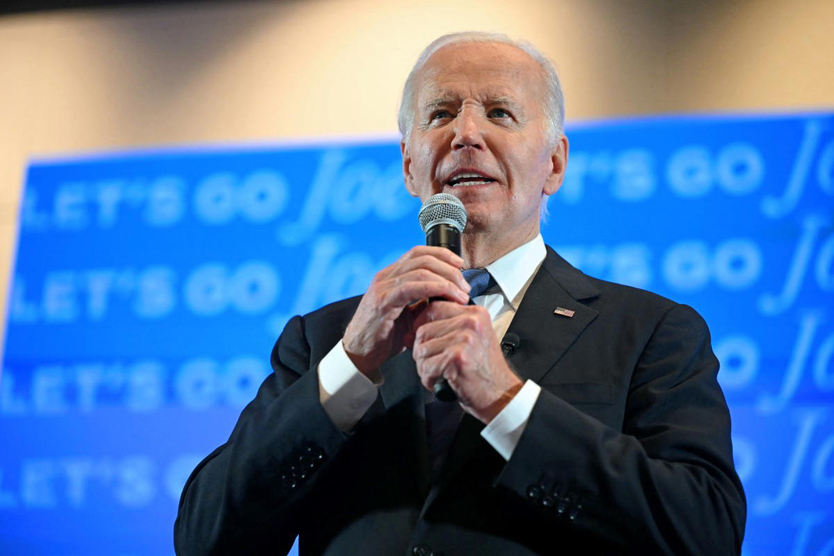 Texas judge suspends Biden's immigration policy for citizens' spouses