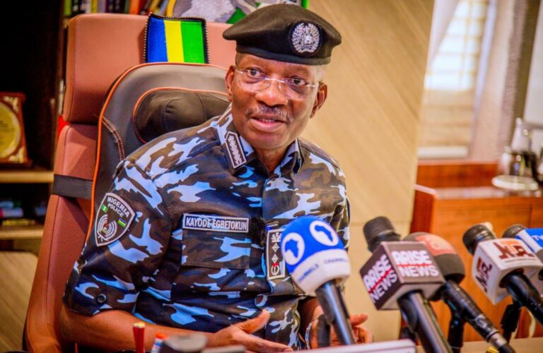 400,000 Nigerians apply for 50,000 Police Constable jobs, deadline extended