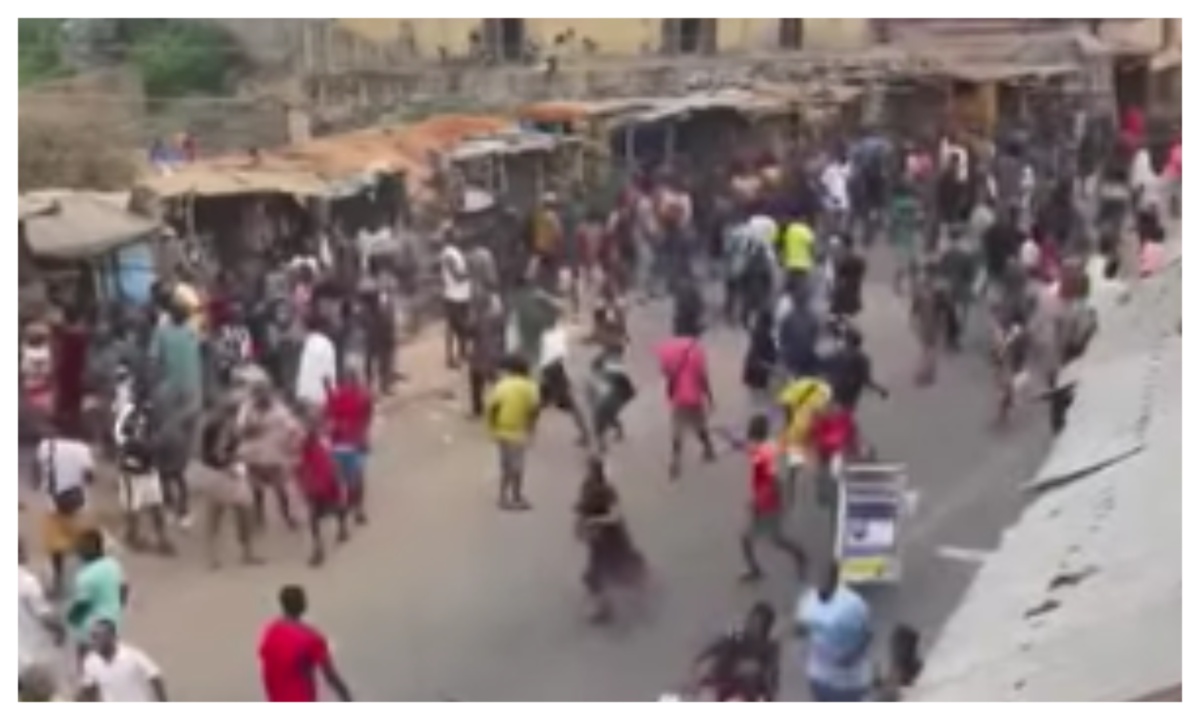 Gunshots in Onitsha market as traders, security operatives clash