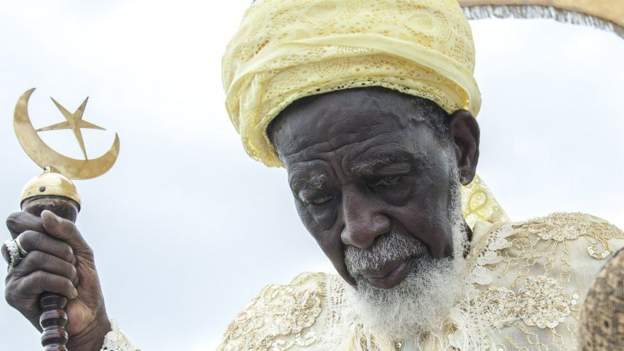 Ghana's chief imam donates to cathedral project