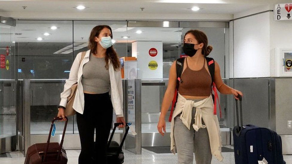 Covid: US to lift travel ban for fully jabbed on 8 November