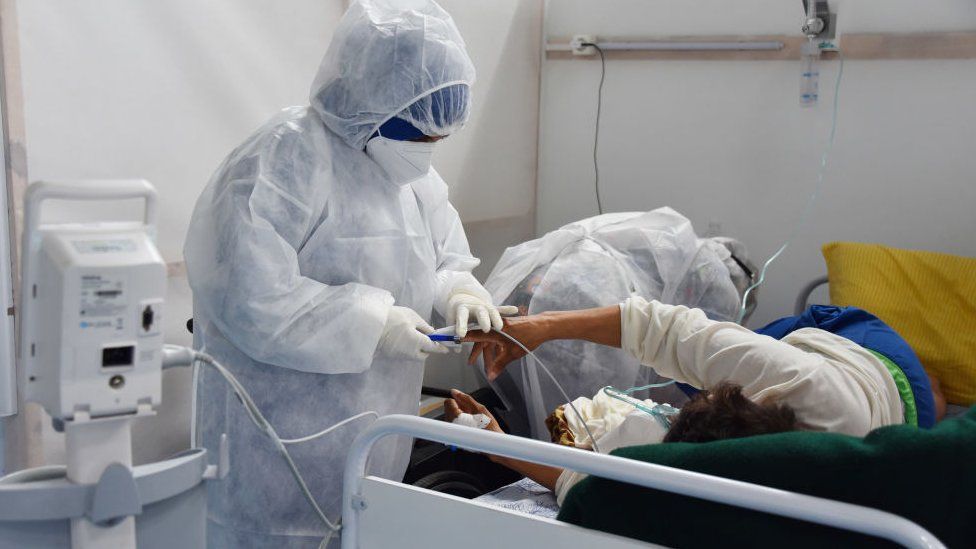 Covid-19: Pfizer to allow developing nations to make its treatment pill