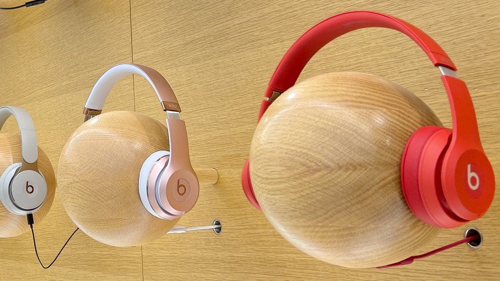 Italy fines Apple and Amazon over Beats headphones
