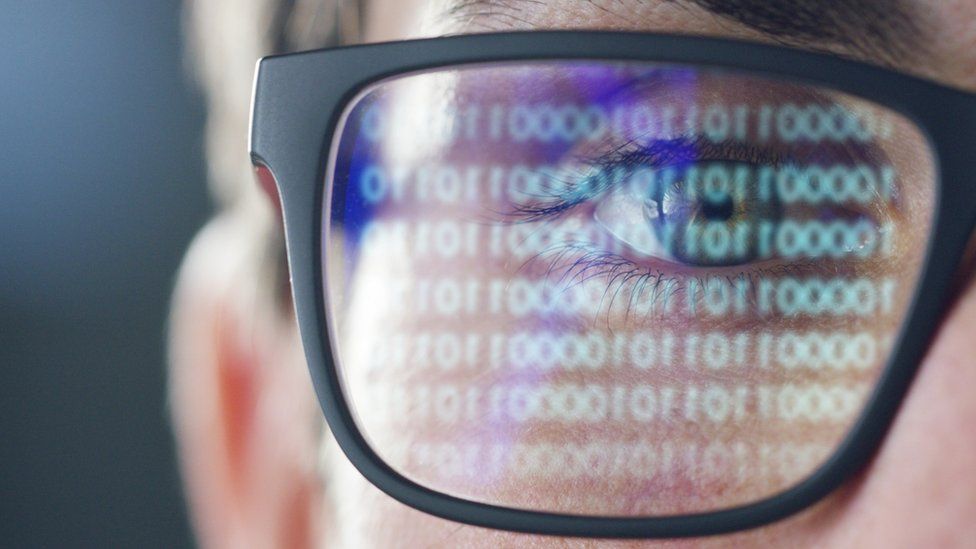Flaw prompts 100 hack attacks a minute, security company says