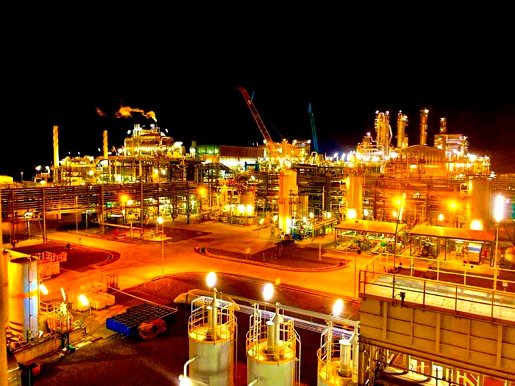 Buhari impressed with Dangote's $2.5bn Fertiliser plant