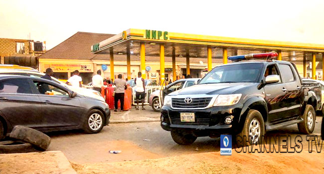 Selling Petrol At N165 Unrealistic, Says IPMAN As Scarcity Hits Lagos
