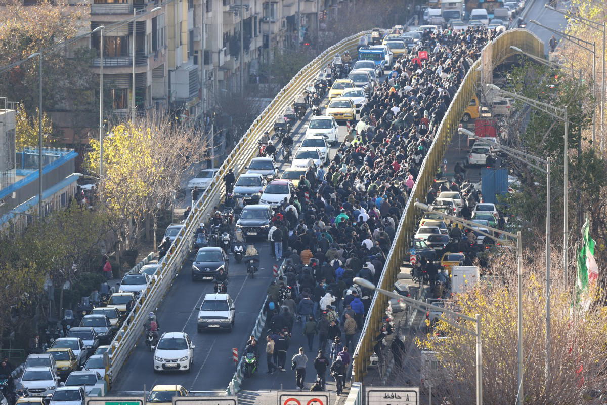 Ousted Iran shah’s son urges protesters to ‘prepare to seize’ city centres