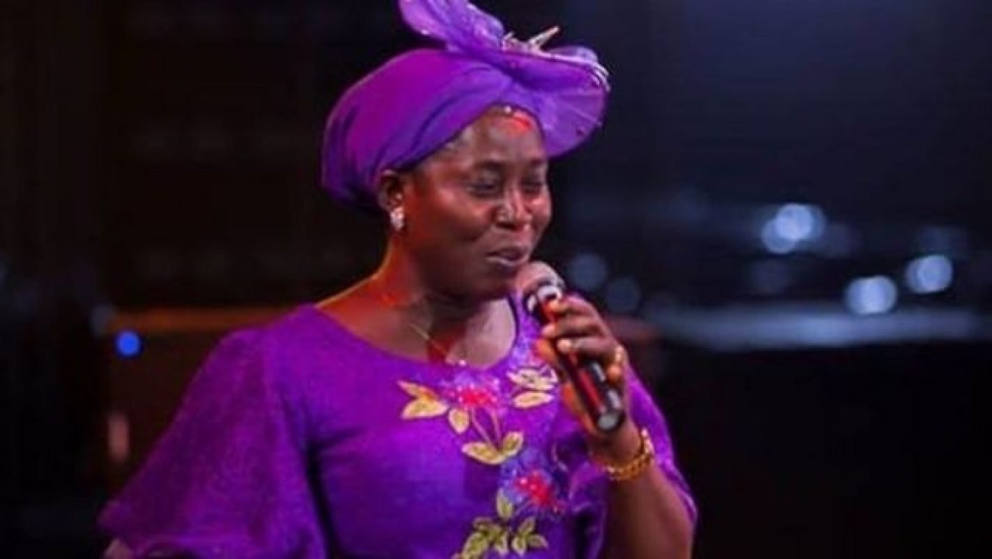 Tears as late gospel singer Osinachi's body arrives Abia for burial