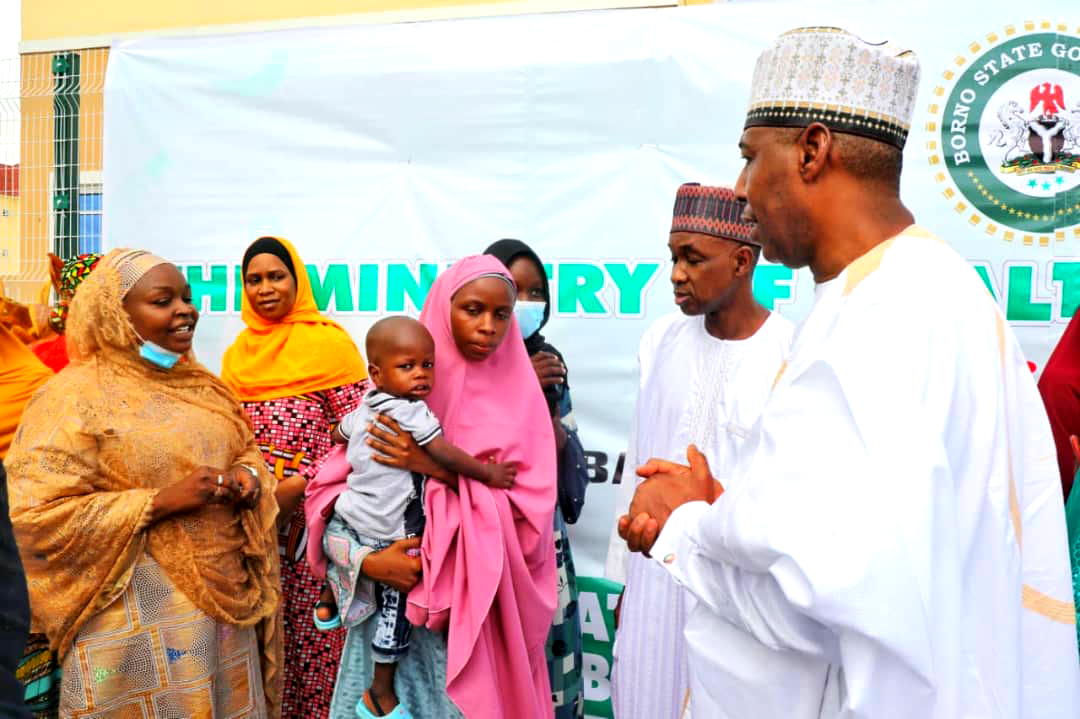 Zulum hands over 81 apartments, N79m to 81 medical doctors