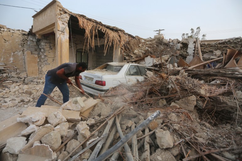 At least 5 killed in magnitude 6.1 earthquake in southern Iran