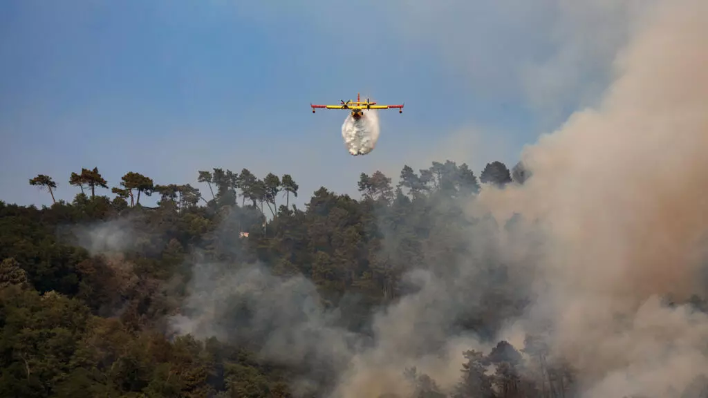 Italy heatwave peaks with 16 cities on red alert as Tuscany burns