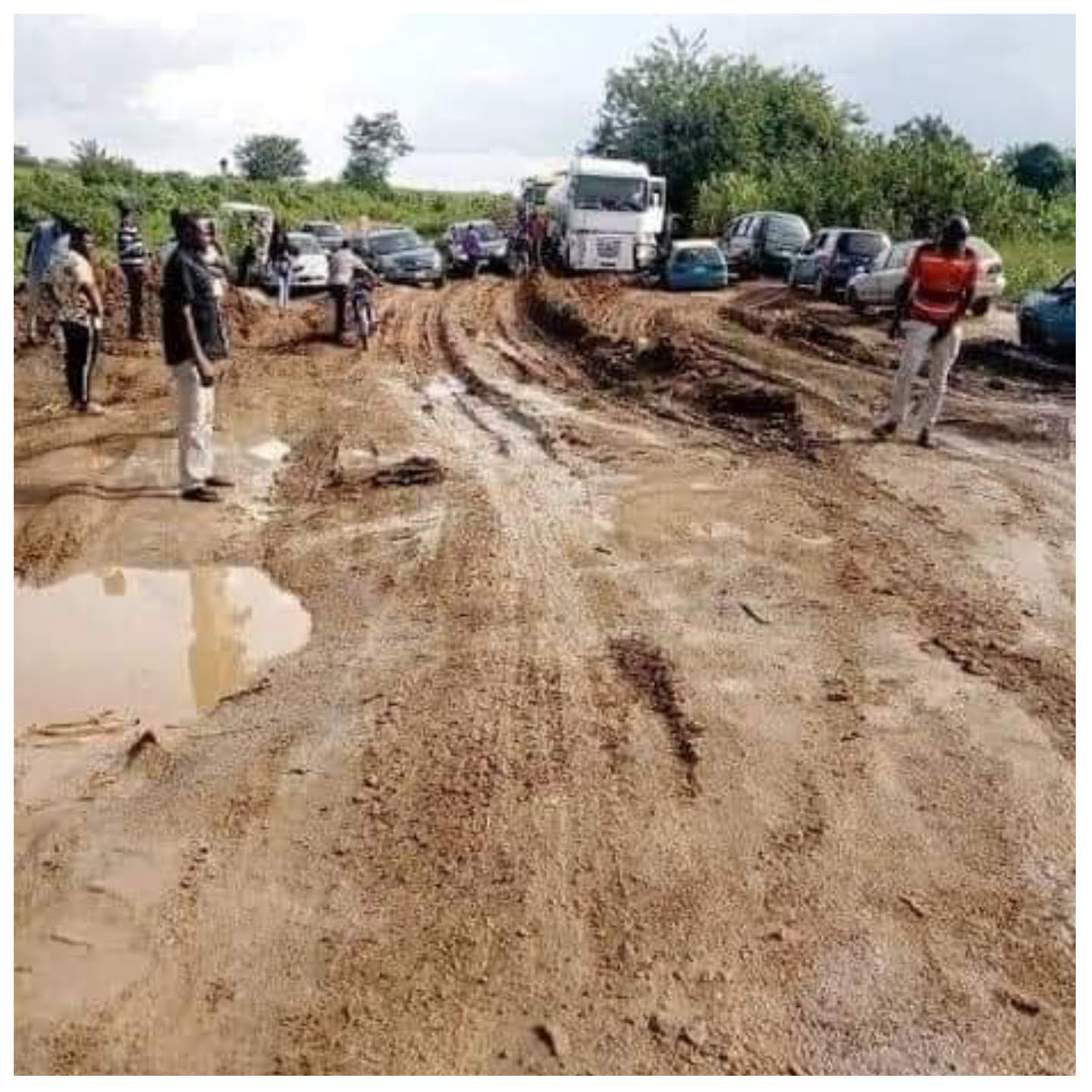 Residents, travellers going through hardship on deplorable Akure-Ado road "“ NUJ tells FG