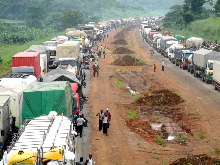 Motorists, residents raise alarm over risks posed by petroleum tankers on Calabar highway