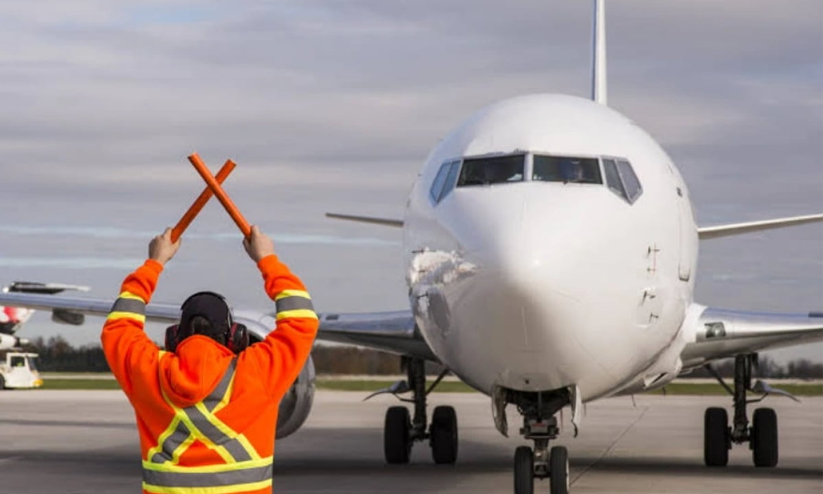 Aviation workers suspend strike hours after grounding international flight at Lagos airport