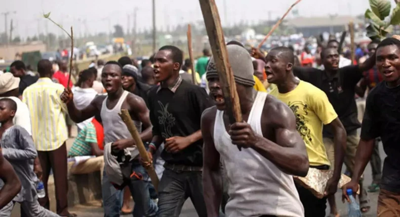 Zamfara APC condemns attack on members, govt vehicles by suspected thugs