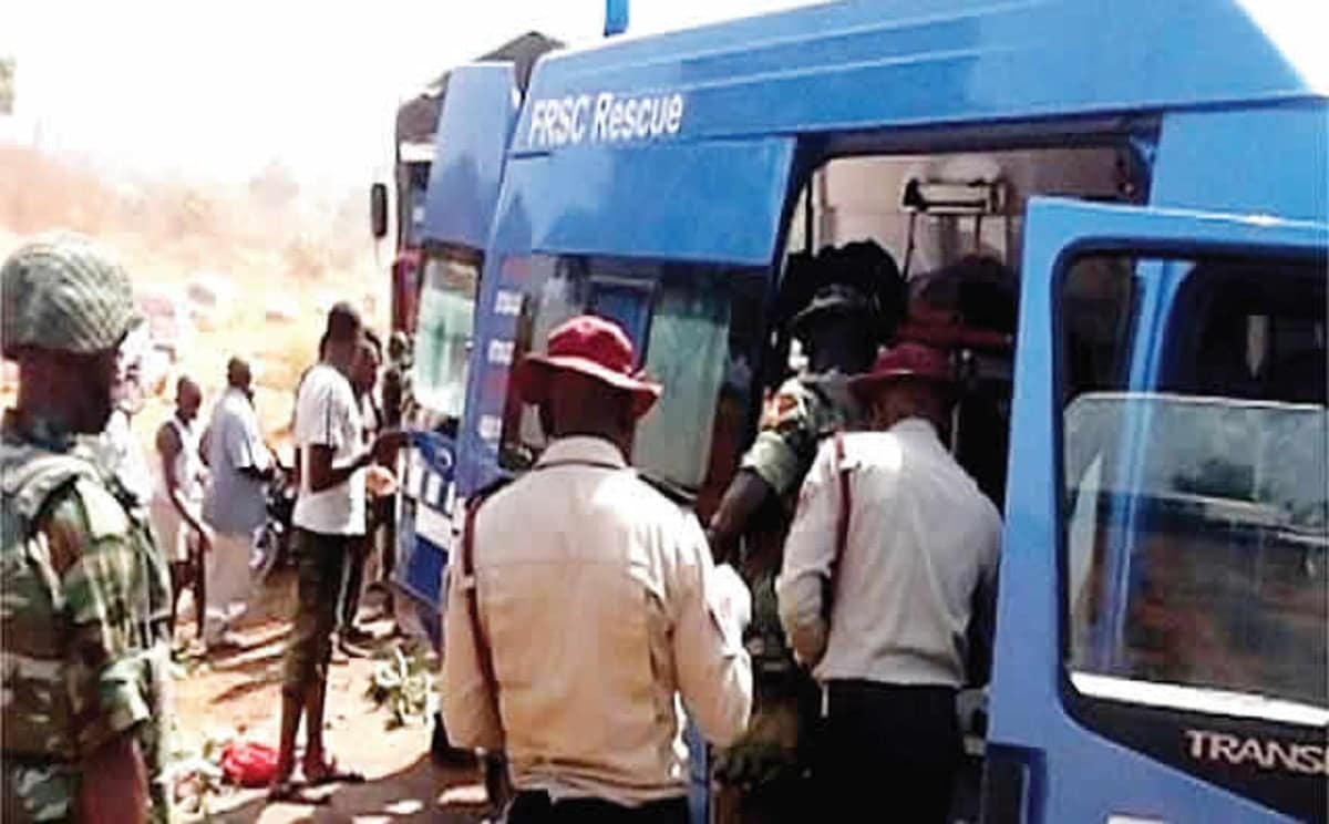 10 burnt to death on Oyo-Ogbomoso road auto crash