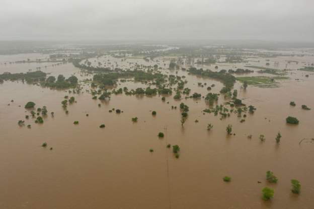 Mozambique's top sugar firm halts exports over floods