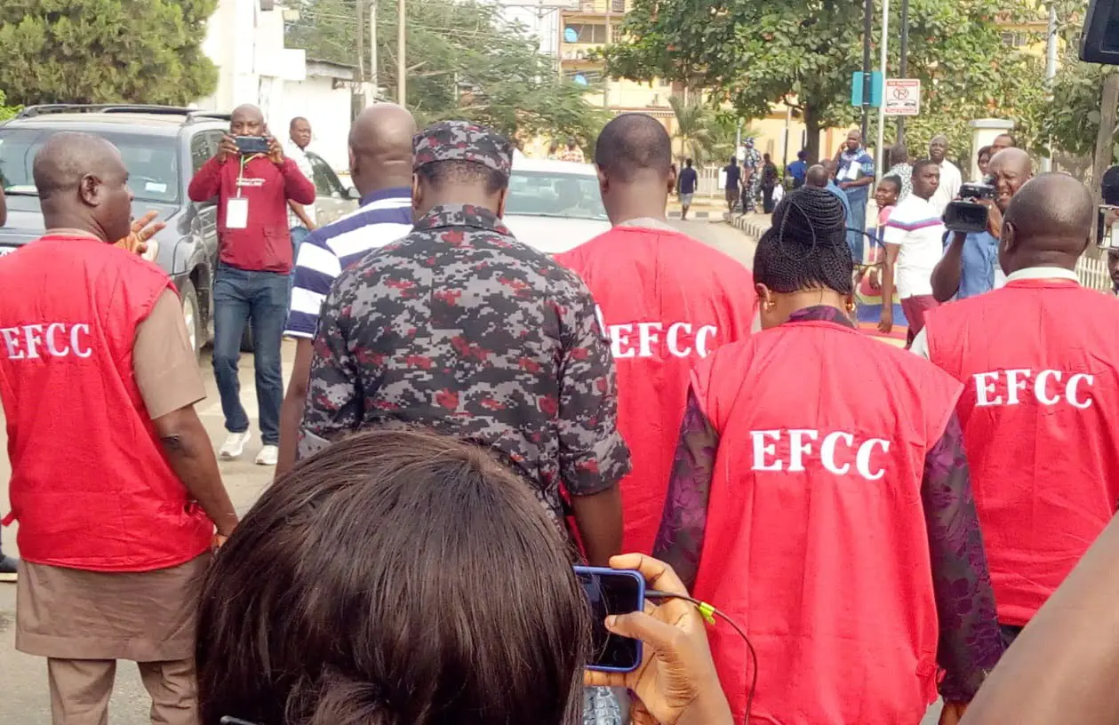 May 29: Corrupt governors, other politicians planning to flee Nigeria "“ EFCC alerts