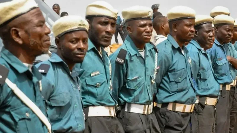 Nigerian Islamic police arrest non-fasting Muslims during Ramadan