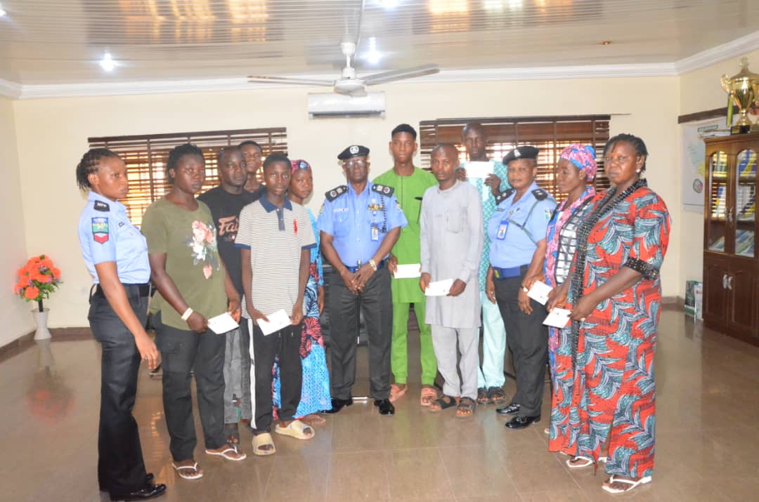 Families of 25 deceased police officers, others receive N39m from IGP