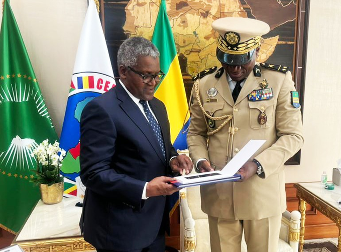 Amid Attacks In Nigeria, Gabon Invites Dangote "˜To Explore' Business Opportunities