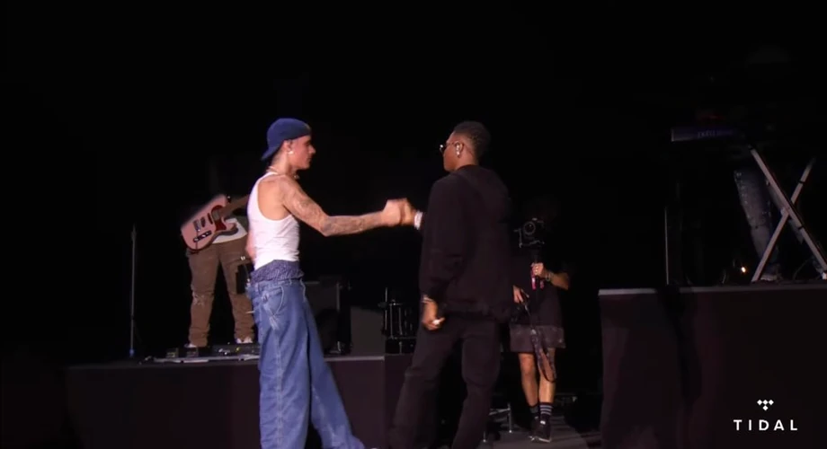 Wizkid joins Justin Bieber on stage at Made in America to perform 'Essence'