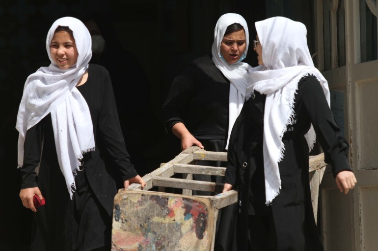 Girls to return to secondary schools "˜soon as possible': Taliban