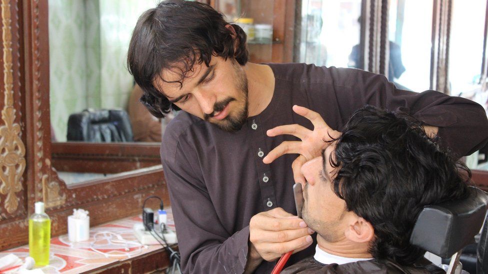 Afghanistan: Taliban ban Helmand barbers from trimming beards