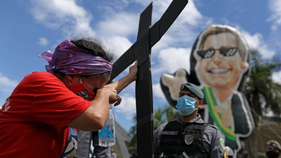 Covid: Brazil's Bolsonaro 'should be charged with crimes against humanity'