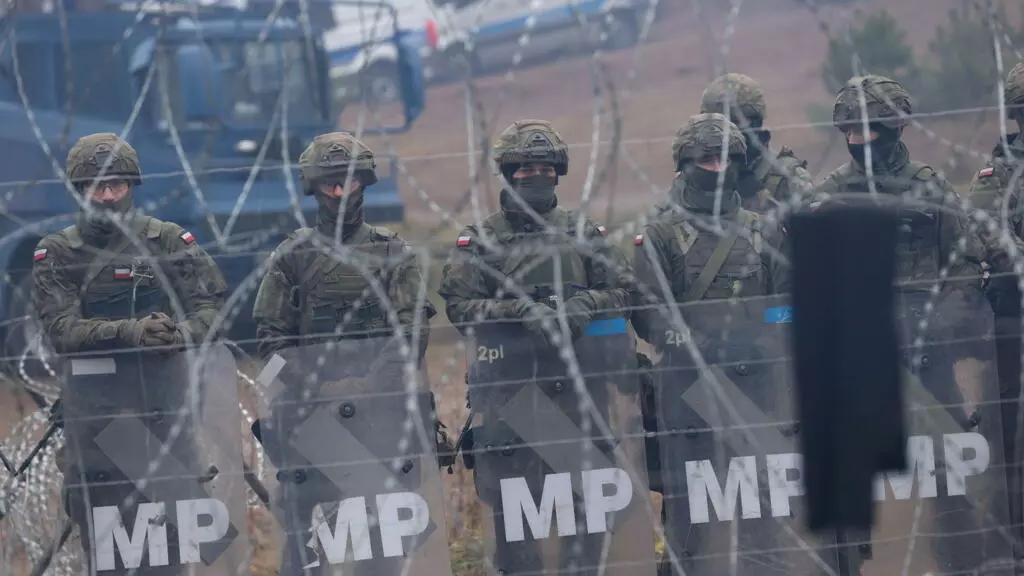 EU readies sanctions for 'human trafficking' over Belarus border crisis