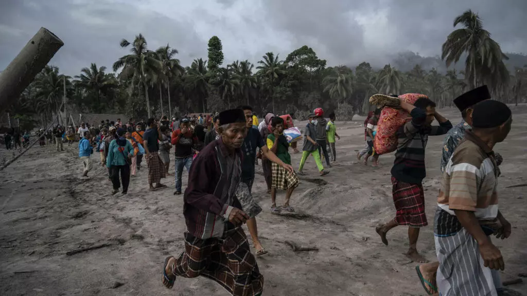 Death toll rises after Indonesia's Semeru volcano eruption