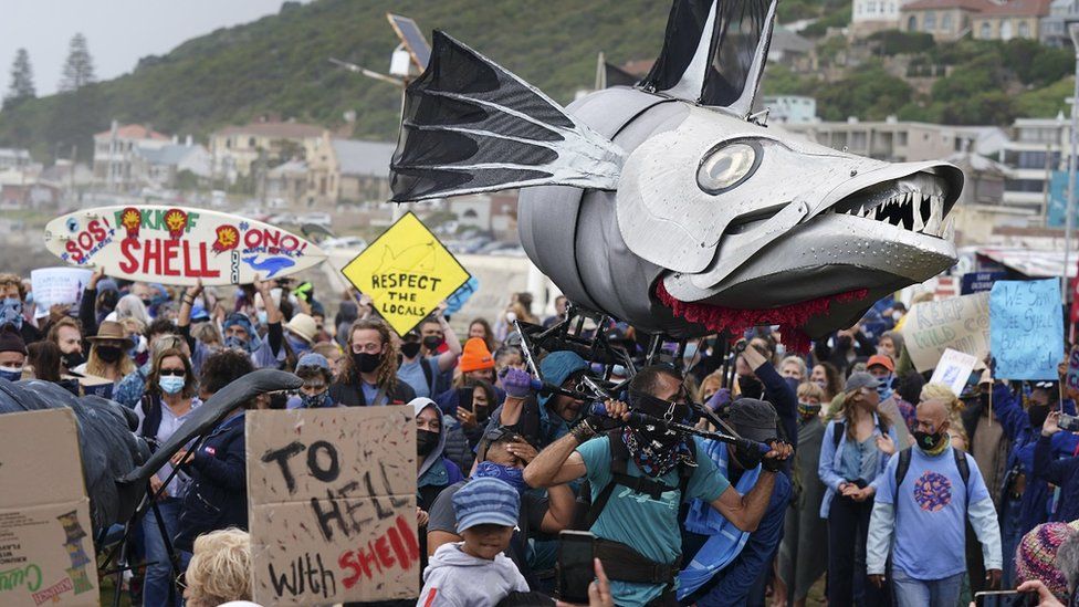 South Africa court blocks Shell's oil exploration