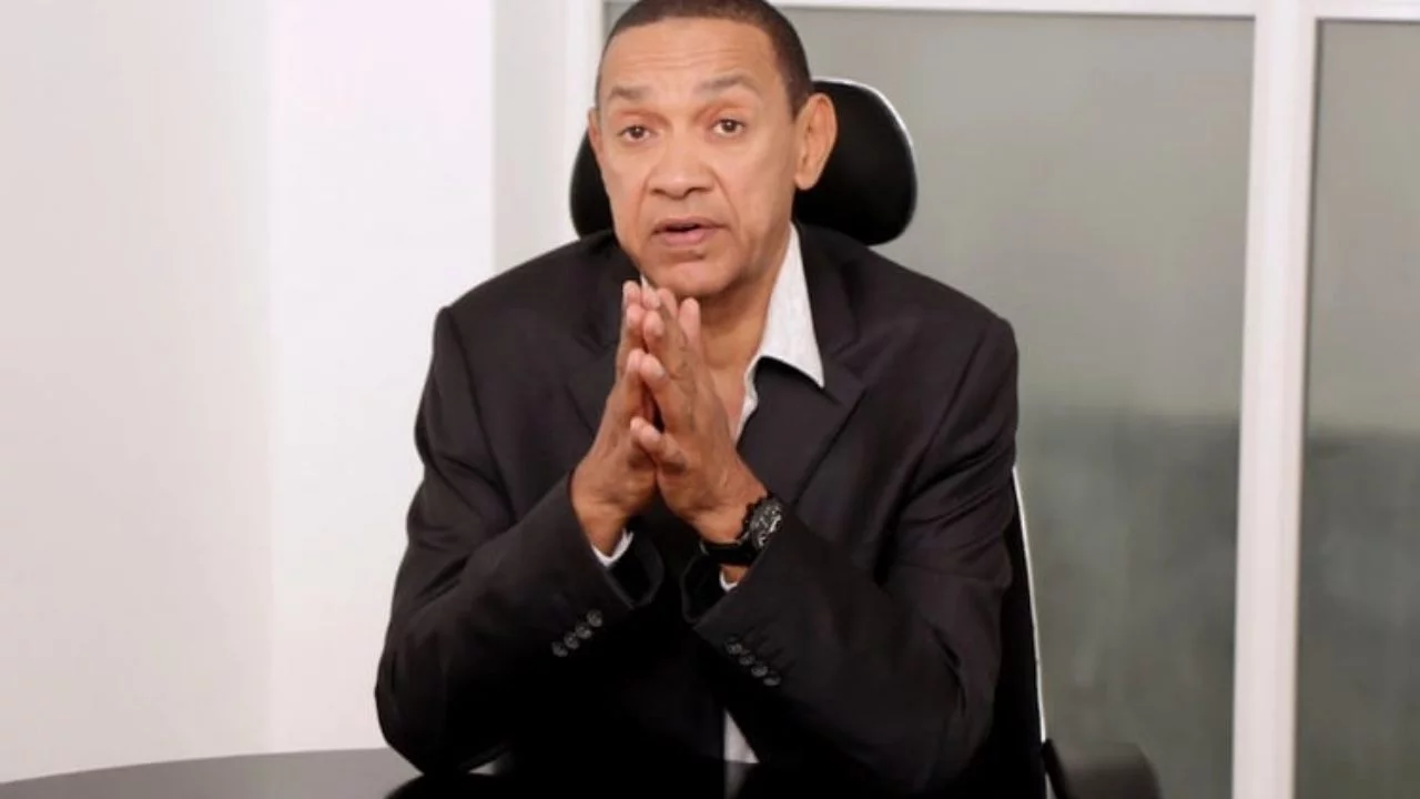 Ukraine: Use your private jets to evacuate Nigerians not girlfriends "“ Ben Bruce tells politicians, billionaires