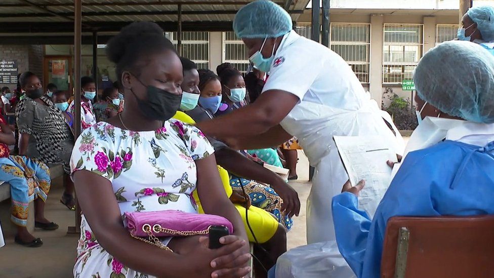 Zimbabwe clinics struggle for nurses after exodus to the UK
