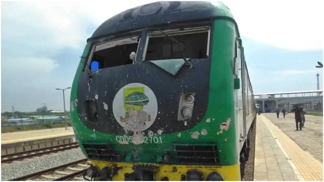 Kaduna-Abuja train: Govt colluding with bandits "“ Nigerians raise concerns