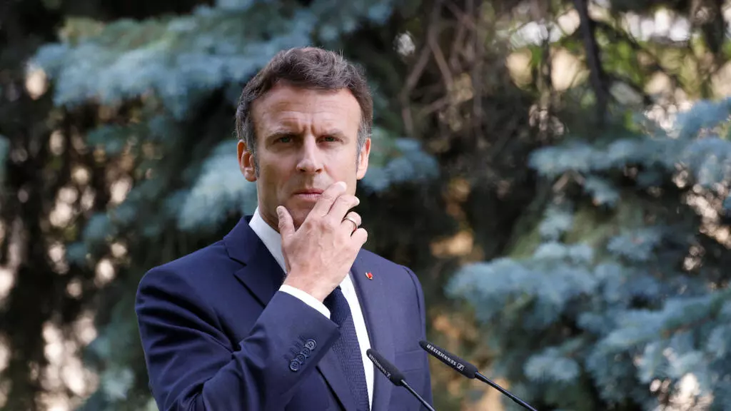 Macron to receive opposition leaders for talks after losing majority